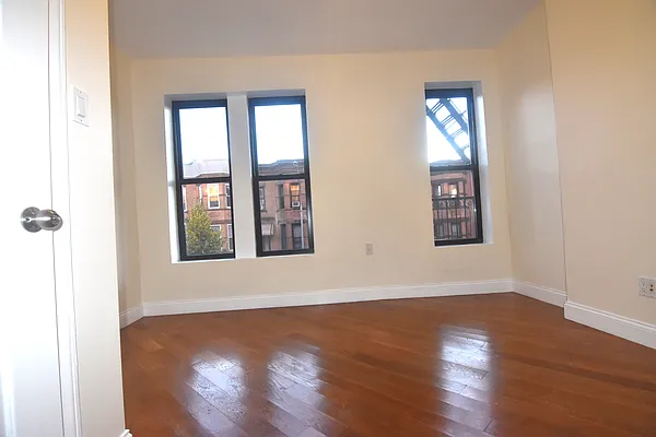 Rented by The Agency | media 1