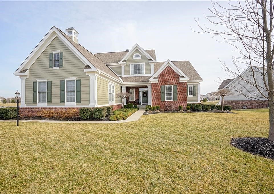 Cul-de-Sac Lot provides the perfect backdrop for this home with timeless classic exterior.