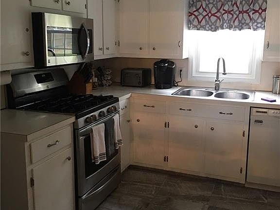 4th image of 104 Edmond Dr