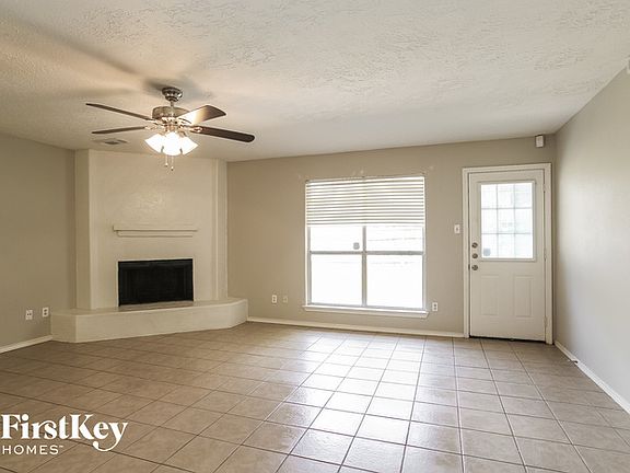 3rd image of 11910 Woolford Dr