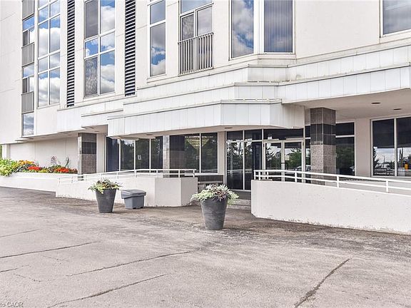 2nd image of 190 Hespeler Rd #802
