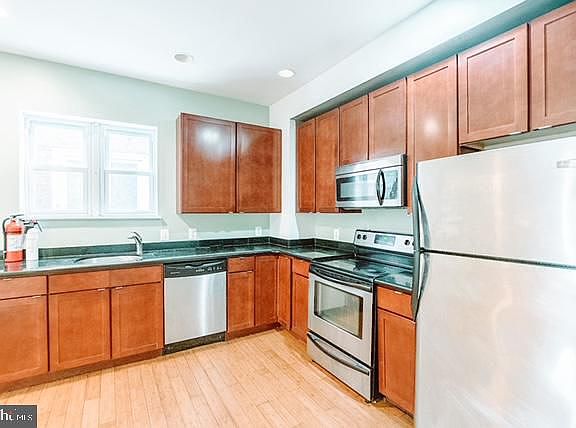 5th image of 5035 Walton Ave #1