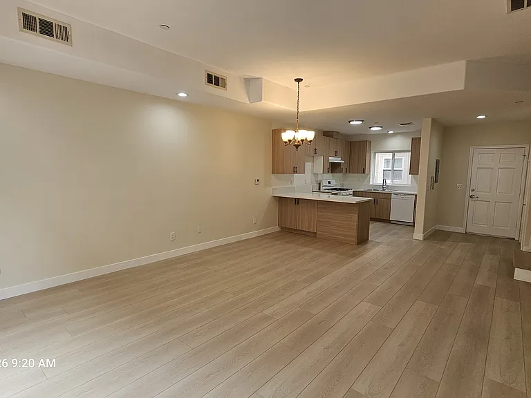 616 N Jackson St #103 — Photo 8