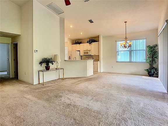 4th image of 786 Wolf Creek St