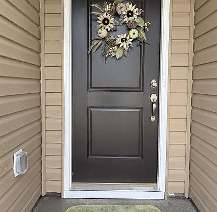 2nd image of 927 Bourne Dr