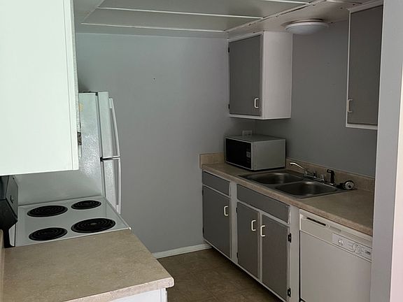 3rd image of 118 Whitehills Dr #2