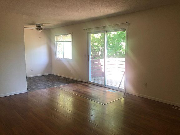 2nd image of 4 Garden Ln #4