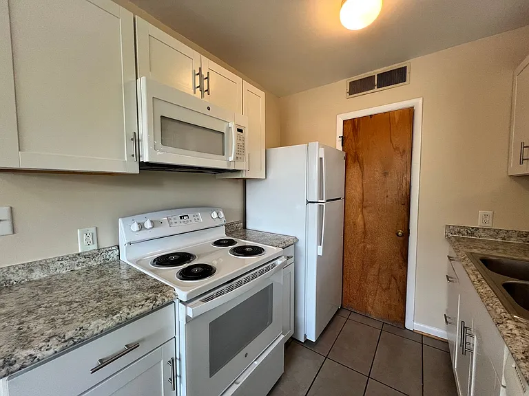 801 3rd St SW — Photo 8