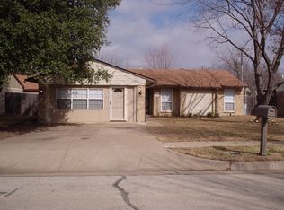 439 Stonehenge Dr, Arlington, TX 76014