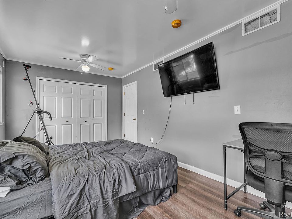 27116 Warner Ave, photo 17