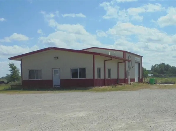 409 N Maple St, Cherryvale, KS 67335