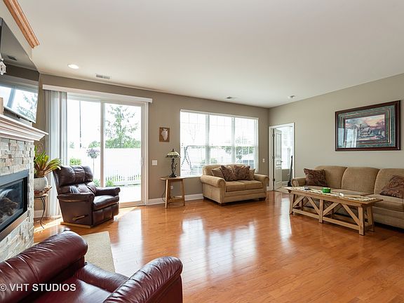 3rd image of 13345 Meadowlark Ln