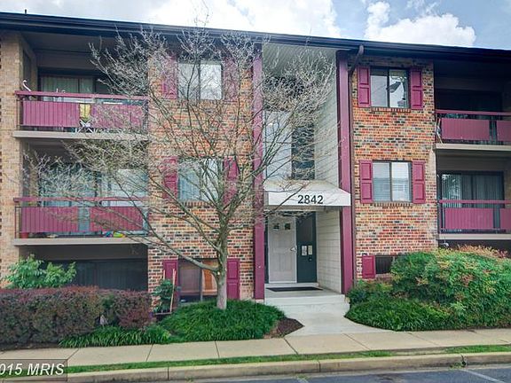 4th image of 2842 Dover Ln APT 204