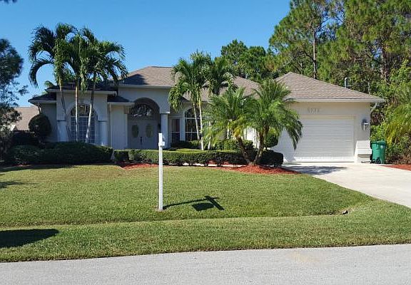 Home For Sale In PORT ST LUCIE SECTION 46 1ST REPLAT