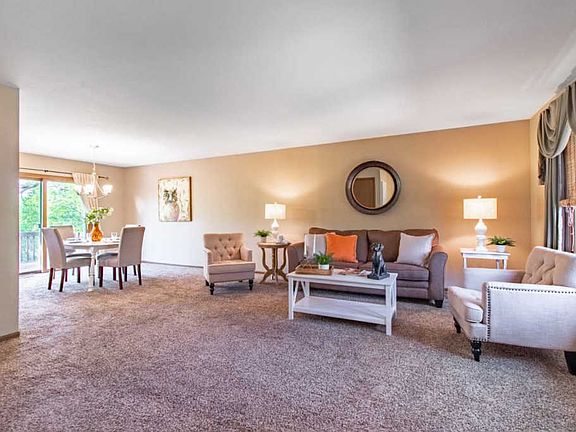 3rd image of 5039 N Mansfield Dr