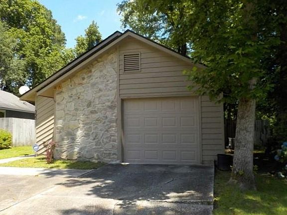 2nd image of 555 Crooked Creek Ct