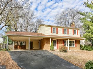 7922 Lake Pleasant Dr, Springfield, VA 22153