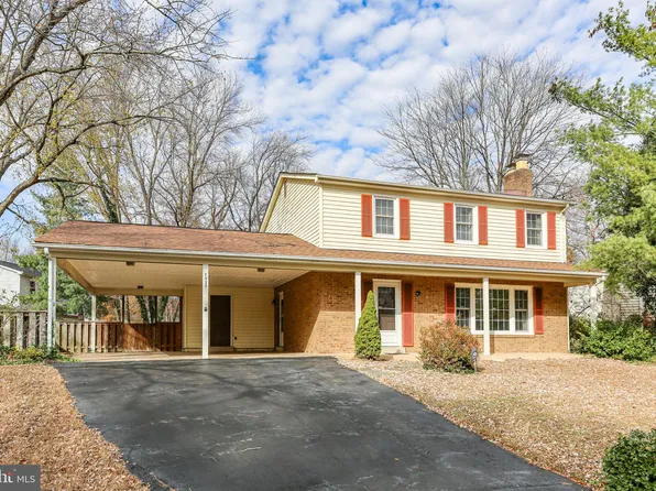 7922 Lake Pleasant Dr, Springfield, VA 22153