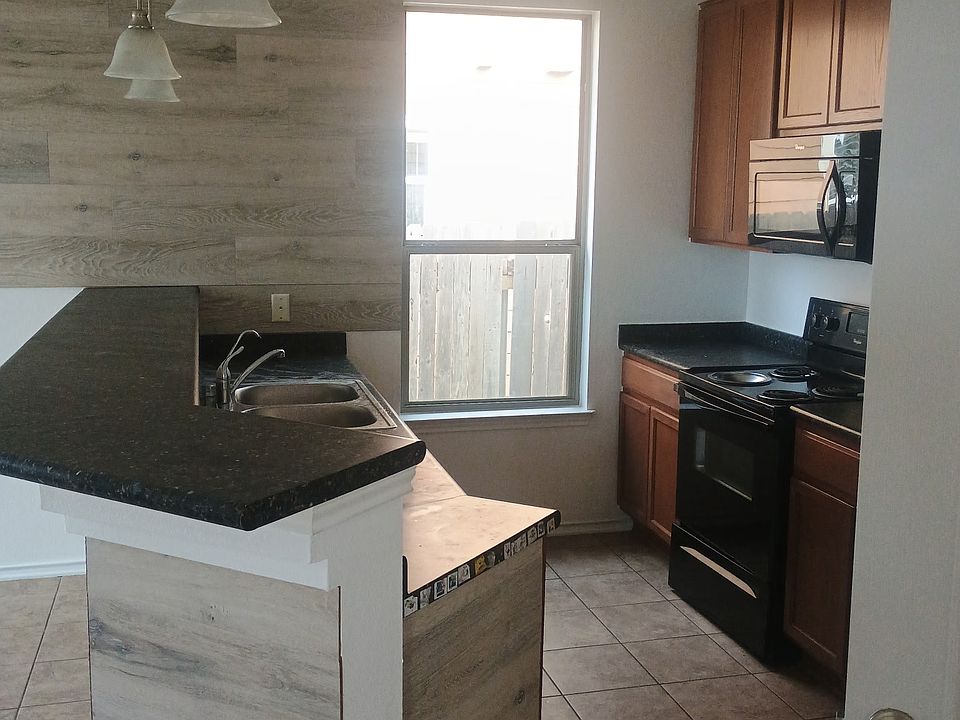 1st image of 13408 Guarnere Dr #7