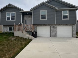 707 Summer Dawn Cir, Belton, MO 64012