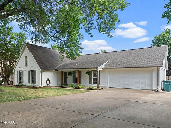 4th image of 934 Birchfield Pl