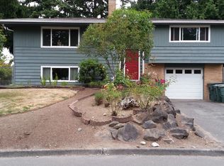 9215 215th St SW, Edmonds, WA 98020