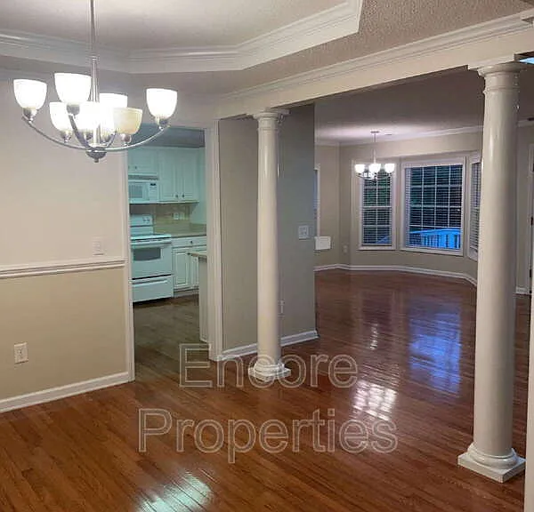 3384 Carolina Way — Photo 5
