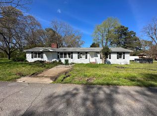 110 Phillips St, Royston, GA 30662