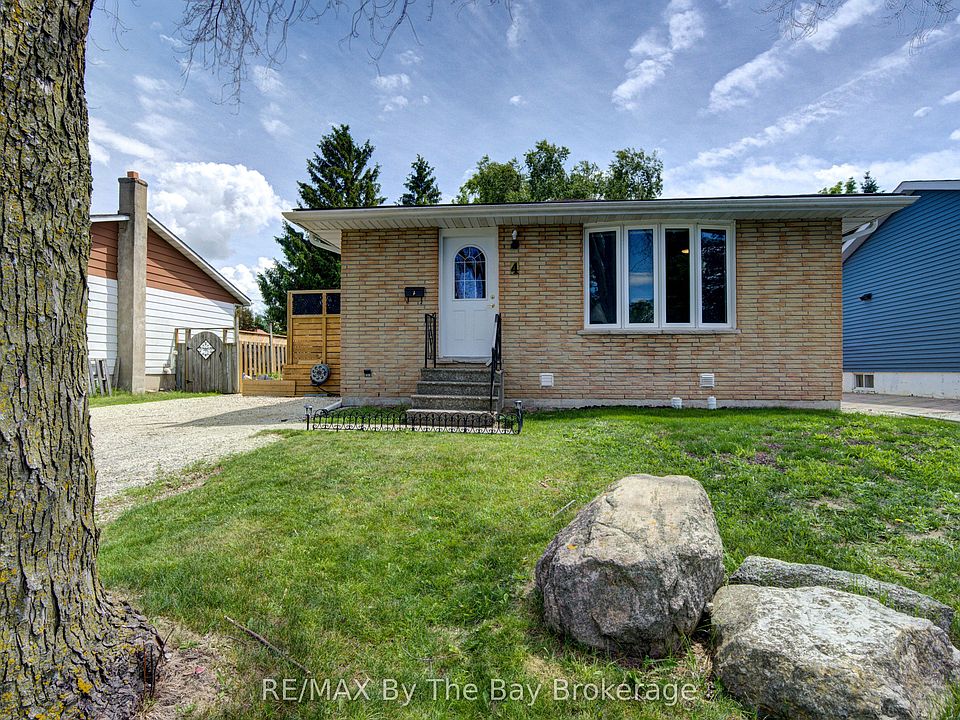 1st image of 4 Watts Cres