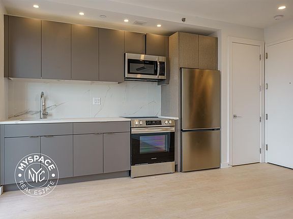 4th image of 1499 Bedford Ave #7D