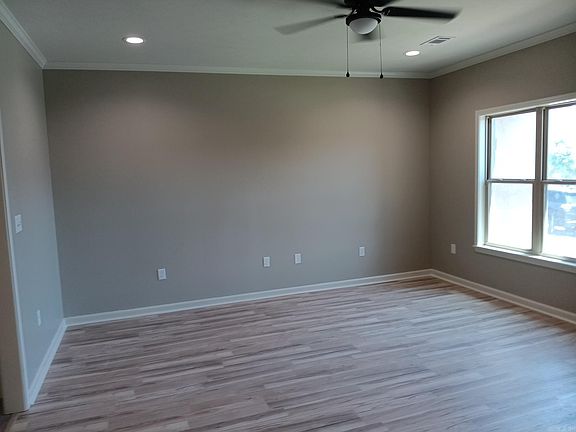 5th image of 510 Sanibel St