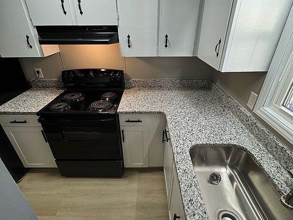 5th image of 123 Aqua Ct