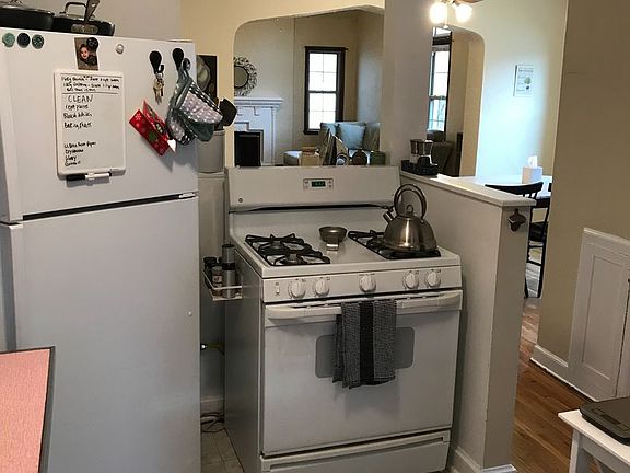 2nd image of 1373 Eastview Ave APT 4