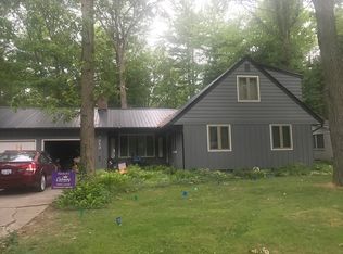 5813 Perrine Rd, Midland, MI 48640