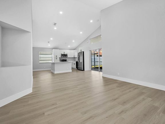 4th image of 707 Stanton Drive