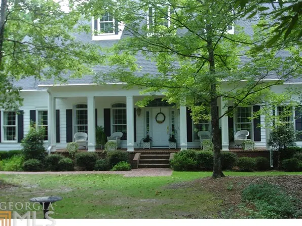 1911 Moores Mill Dr, Lanett, AL 36863
