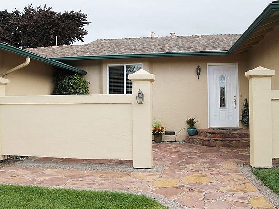 3rd image of 7275 Thames Ct
