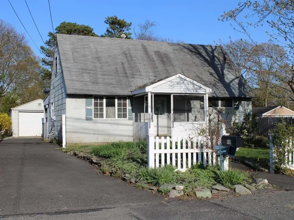 93 Marshall Drive, Selden, NY 11784