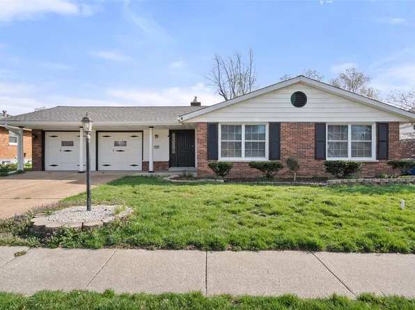 5159 Towne Centre Dr, Saint Louis, MO 63128