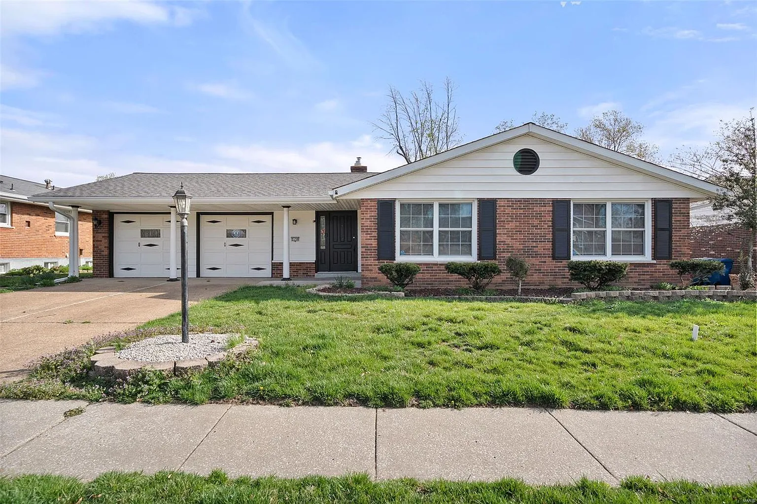 5159 Towne Centre Dr photo 1