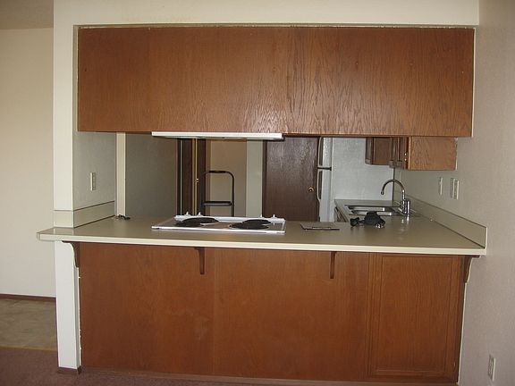 Kitchen with breakfast bar 