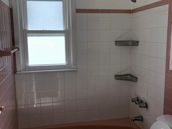 2nd image of 134 Winthrop Ave Floor 1