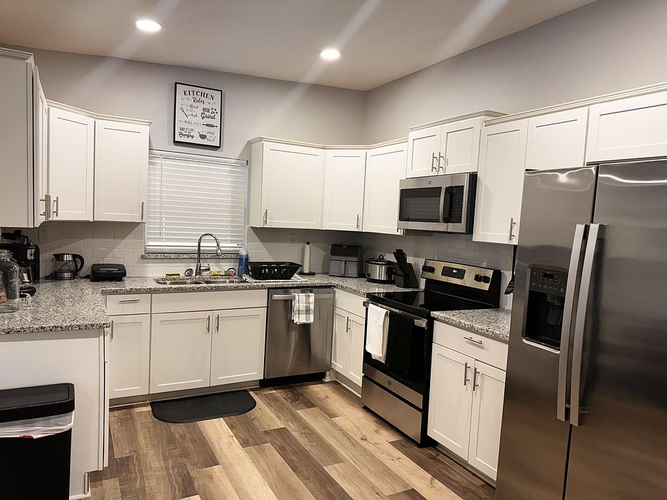 1st image of 100 E Coleman Cir #2