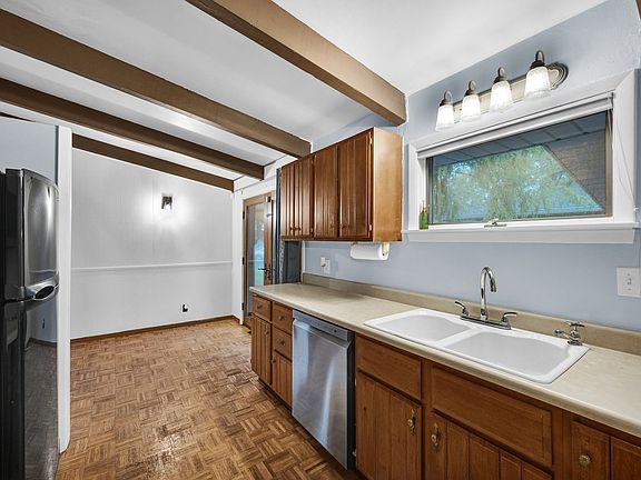 5th image of 5115 N Graceland Dr
