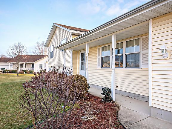 2nd image of 6575 Niagara Cir