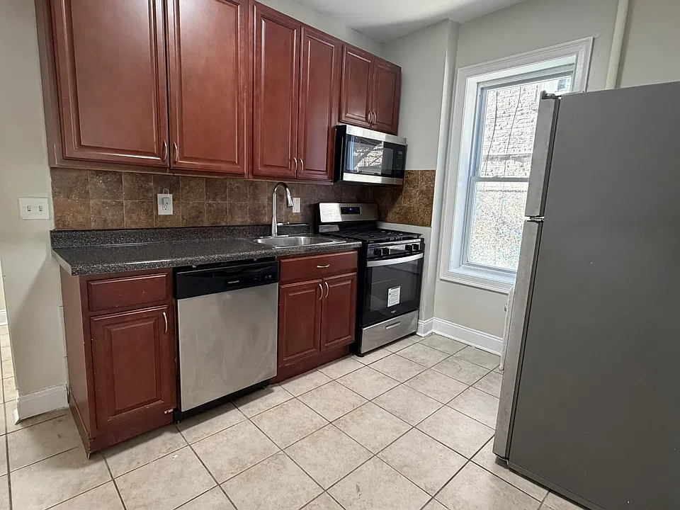 272 Monticello Ave #3
