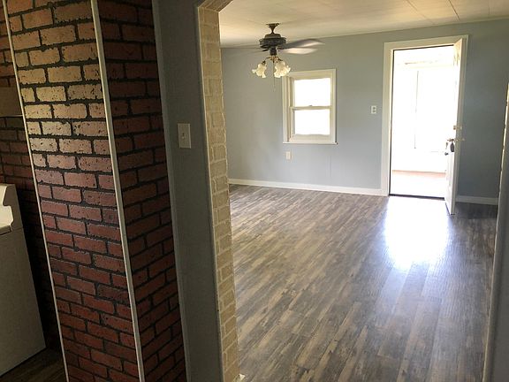 2nd image of 1813 E Indiana Ave