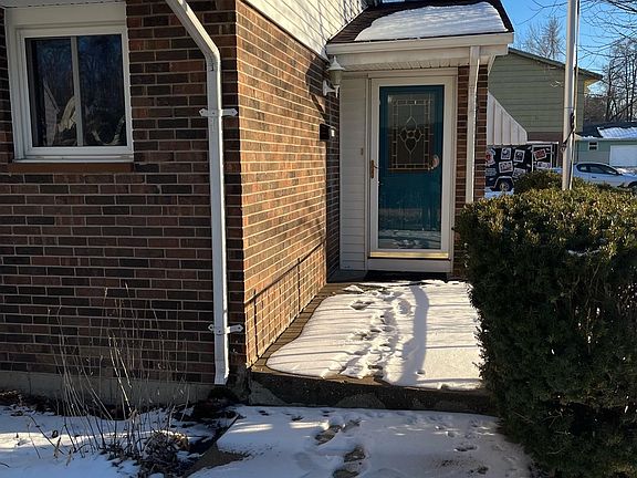 3rd image of 1716 Nixon Ct