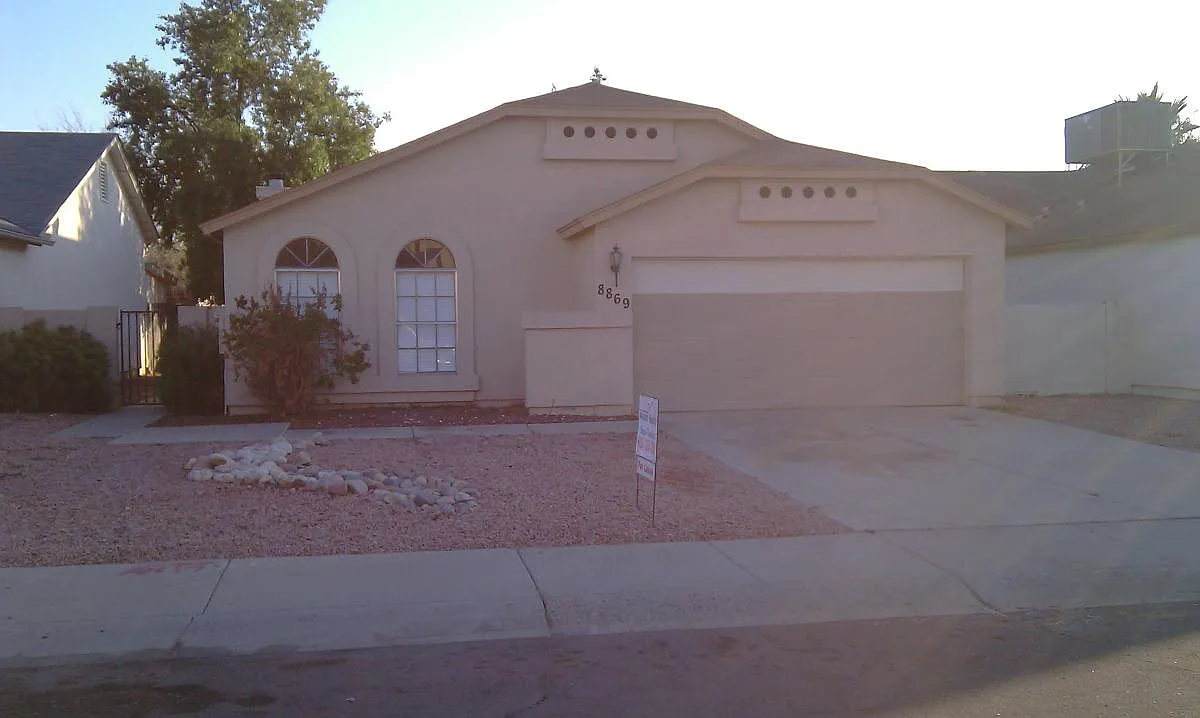 8869 W Greenbrian Drive — Photo 1