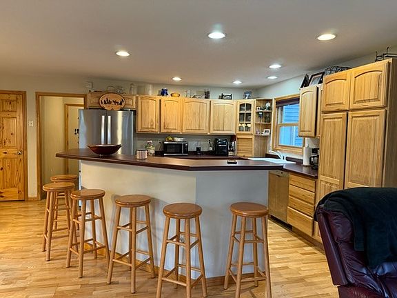 5th image of 403 Benson Road N